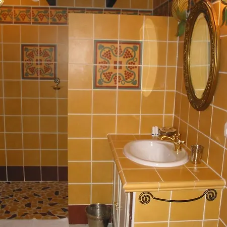 Chateau Rousselle Saint-Ciers-de-Canesse