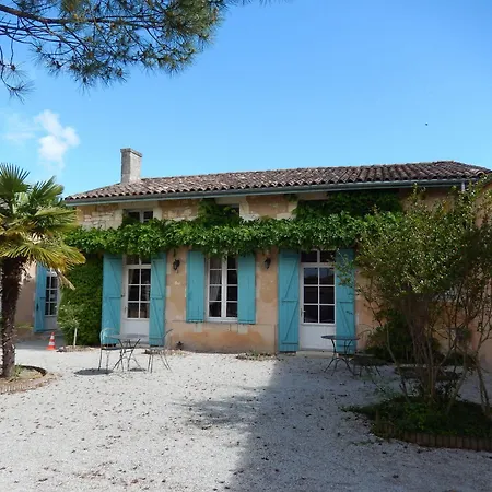 Chateau Rousselle Saint-Ciers-de-Canesse