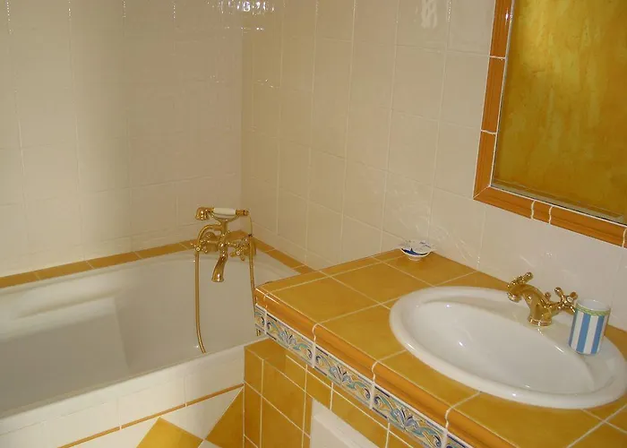 Chateau Rousselle * Saint-Ciers-de-Canesse