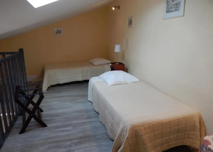 Bed & Breakfast Chateau Rousselle Saint-Ciers-de-Canesse