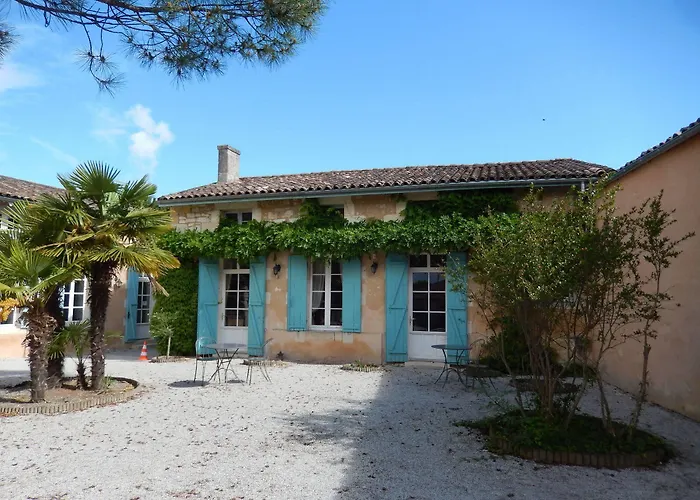 Chateau Rousselle Saint-Ciers-de-Canesse