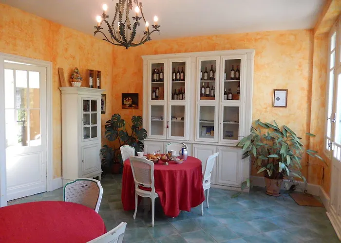 Bed & Breakfast Chateau Rousselle Saint-Ciers-de-Canesse